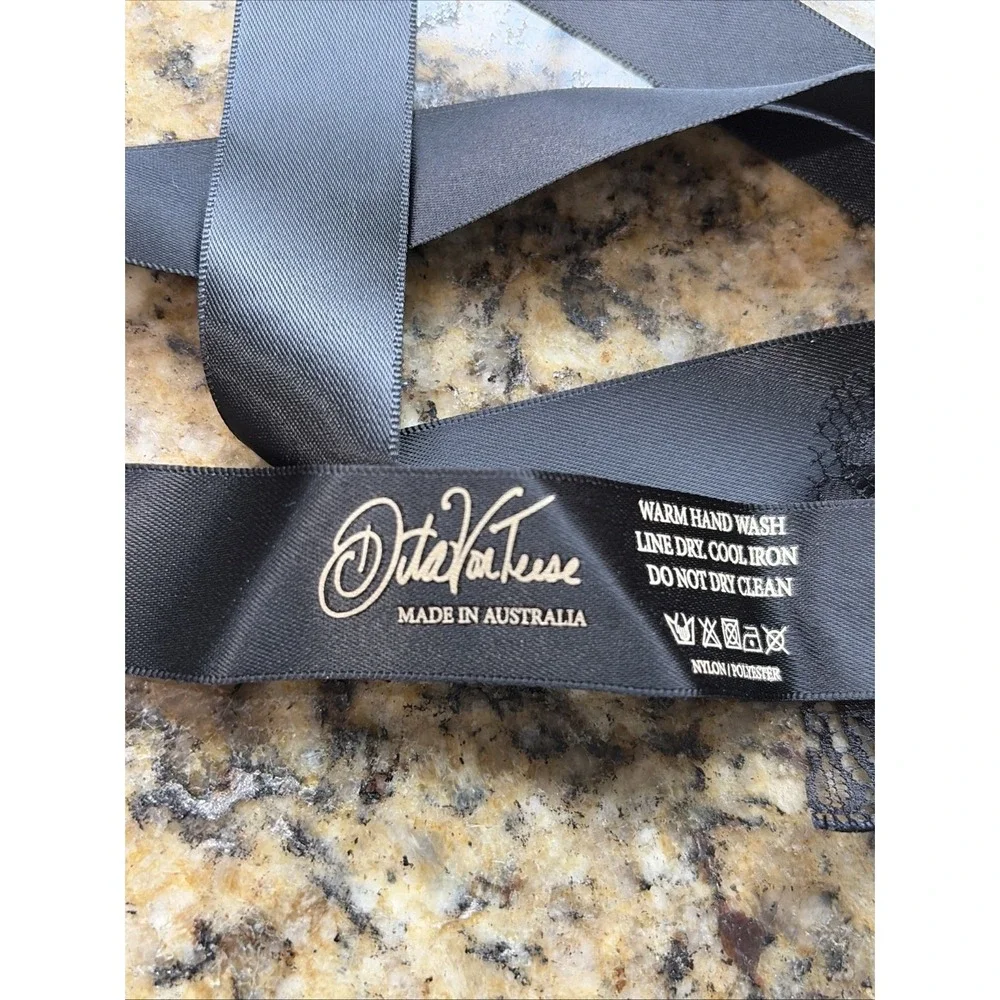 Dita von Teese Classic Black Lace Satin‎ Ribbon Beaded Embellishment Eye Mask